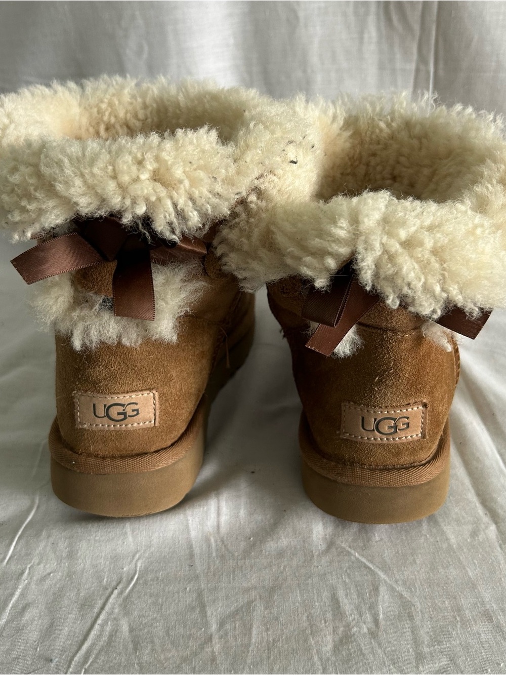 UGG Mini Bailey Bow II Boots Chestnut Brown Soft Suede Sheepskin Lining Size 7 - Picture 2 of 8